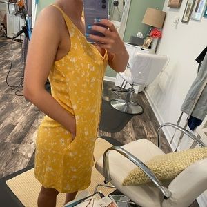 Cute yellow sundress